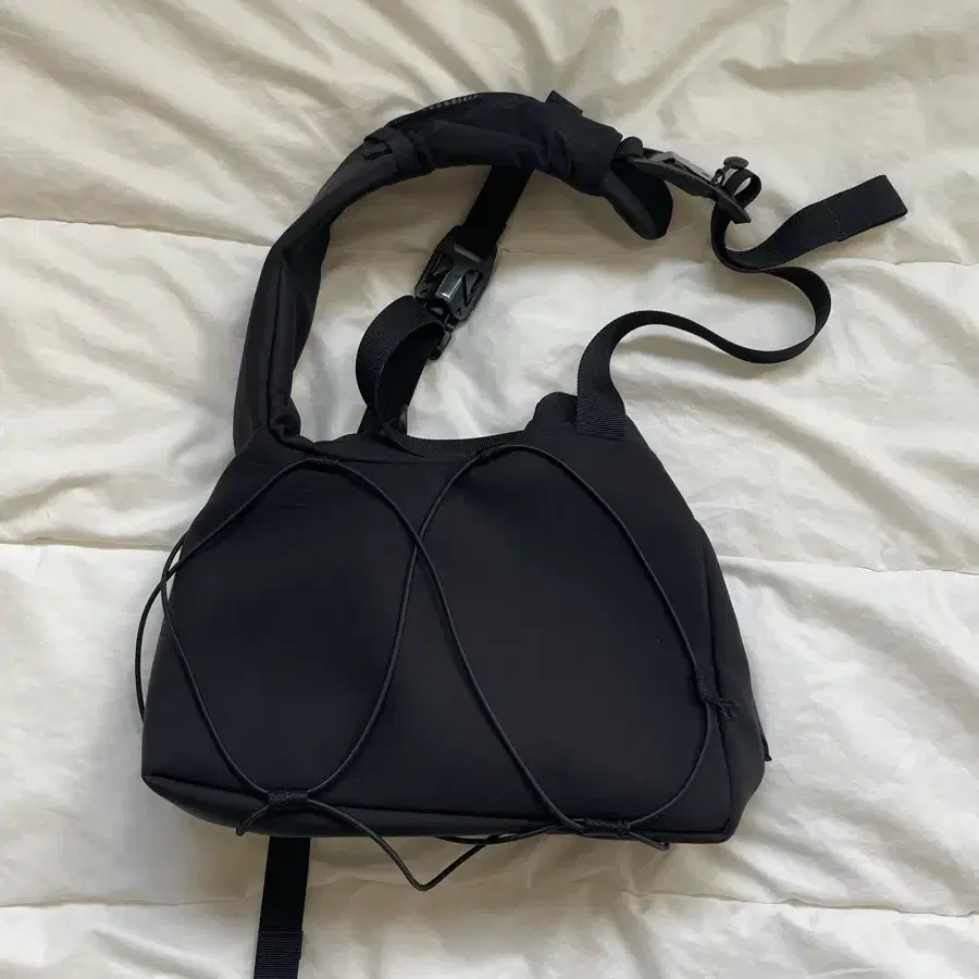 johanna parv action bag
