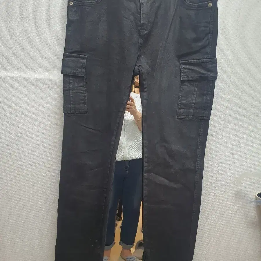 [XL/34] 루버스태그 블랙 코팅 카고 밑단 지퍼 데님 팬츠