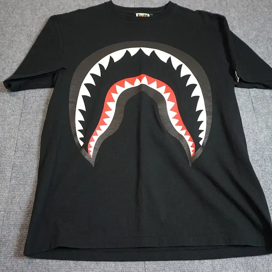 BAPE 베이프 샤크 프린팅 반팔티 XL