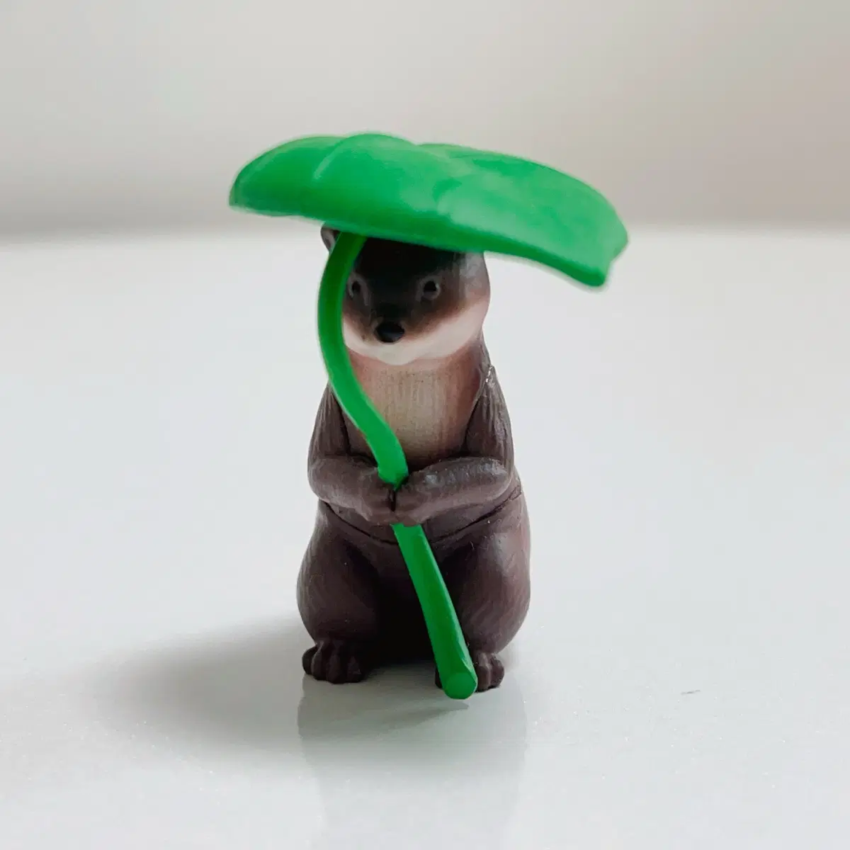 수달 피규어 연잎 우산