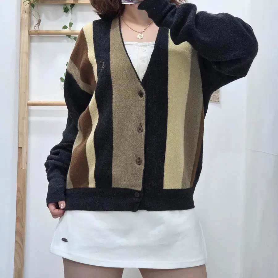 [100]YSL 입생로랑 브라운/차콜 멀티배색 울 가디건