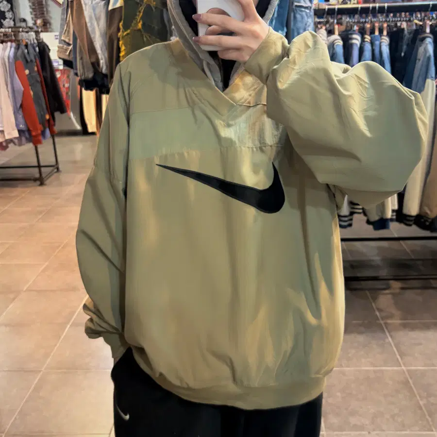 [NO.9] NIKE 나이키 빅 스우시 웜업 베이지