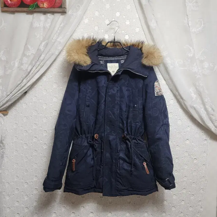 써스데이아일랜드 오리털패딩 여성95