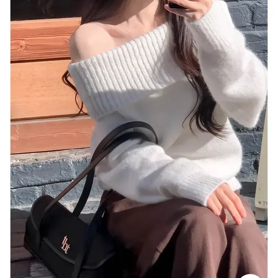 에이블리 오프숄더 니트 스웨터 화이트