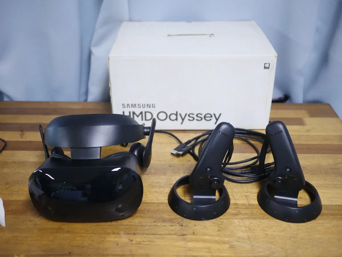 삼성 오디세이 VR기기 HMD 컨트롤러2개 XQ800ZAA-HC1KR