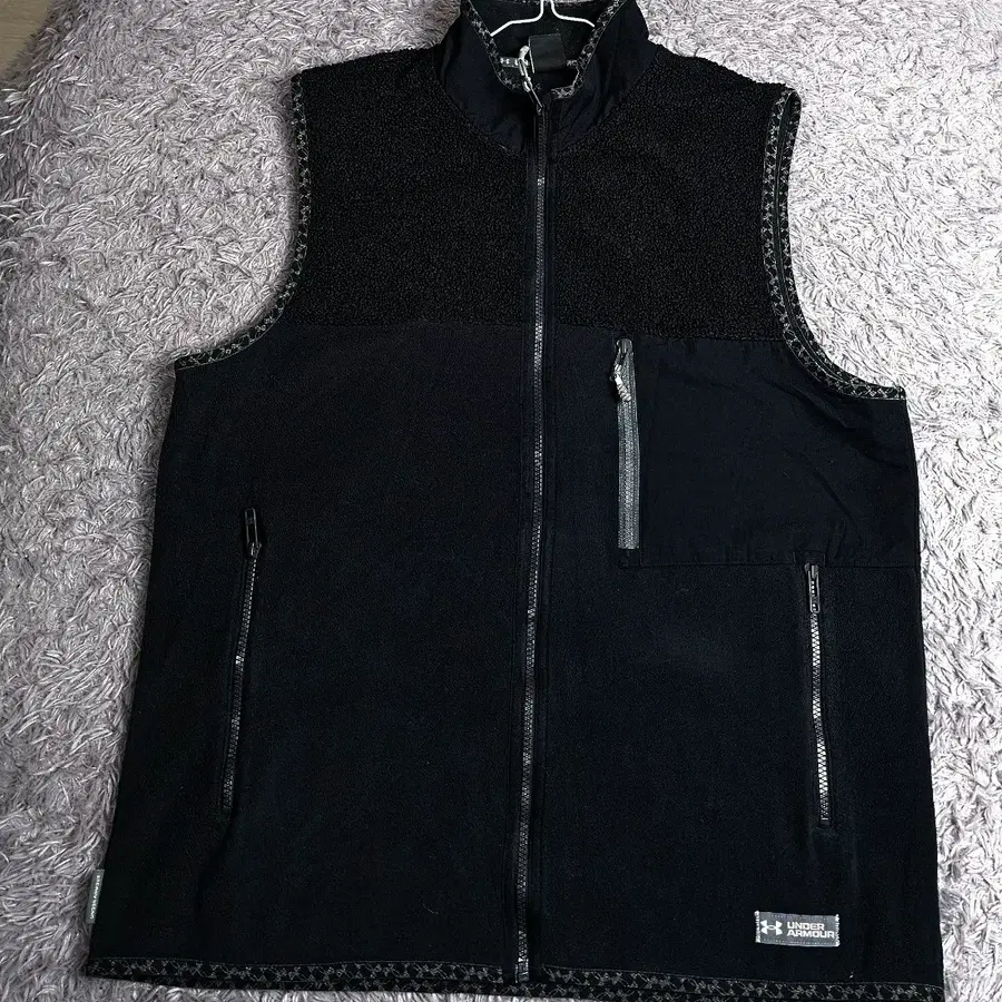 (R1)언더아머 플리스 조끼 블랙 2XL