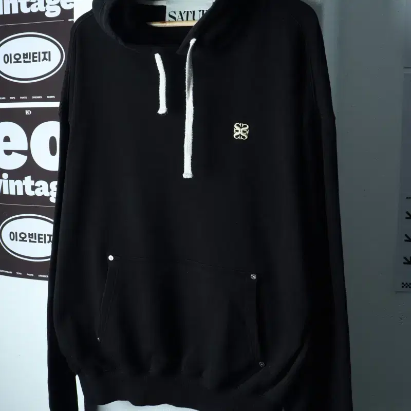 (L-2XL) 새터 후드티셔츠 로렌 스몰 리벳 루즈핏 블랙-H39683