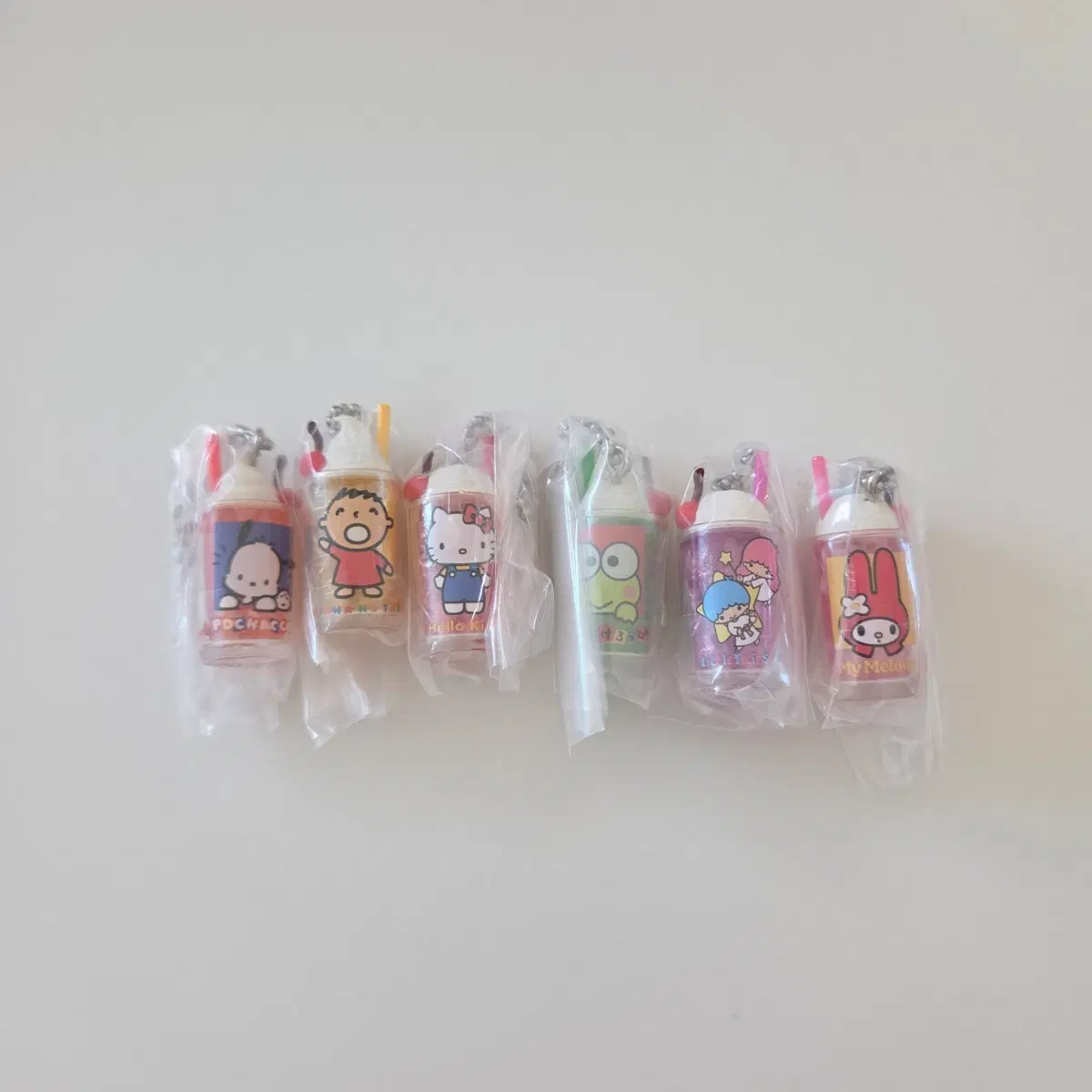산리오 파르페 키링 6종 세트 일괄 헬로키티 민나노타보 케로피 마멜 키키라라 포차코 소다 파르페 키링