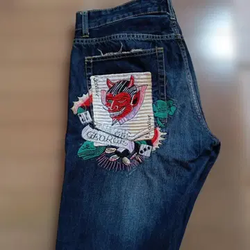 Ed Hardy 데님 팬츠 자수 포함