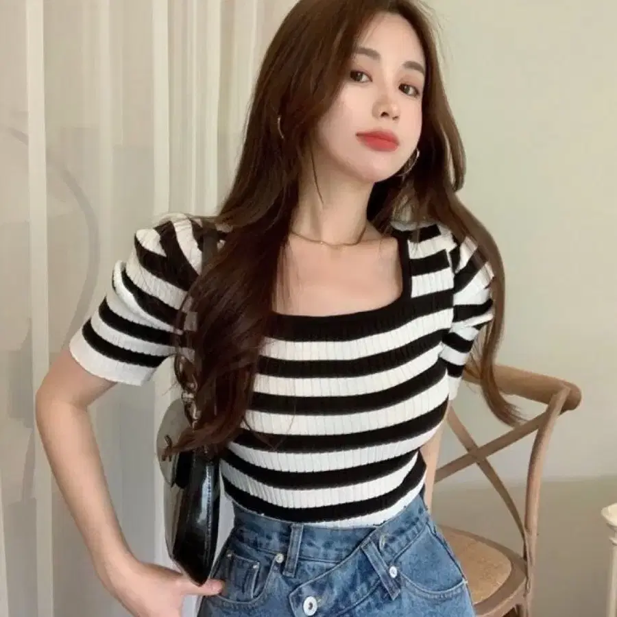 줄무늬 스퀘어 퍼프 반팔티