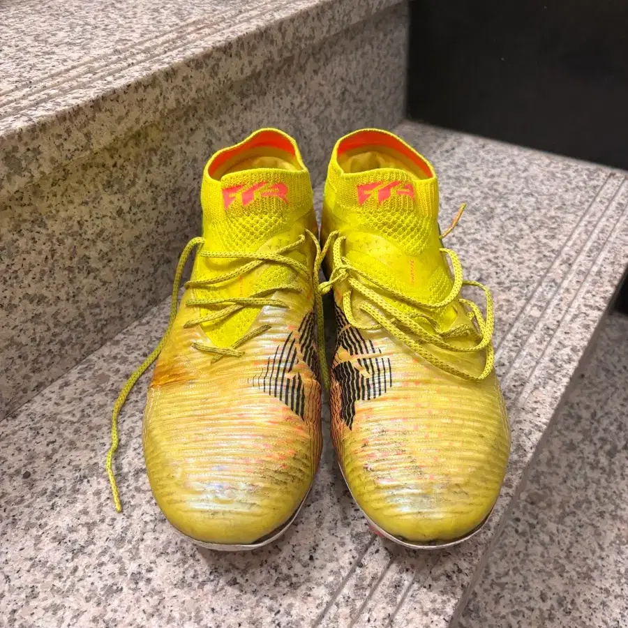 푸마 퓨쳐 축구화275
