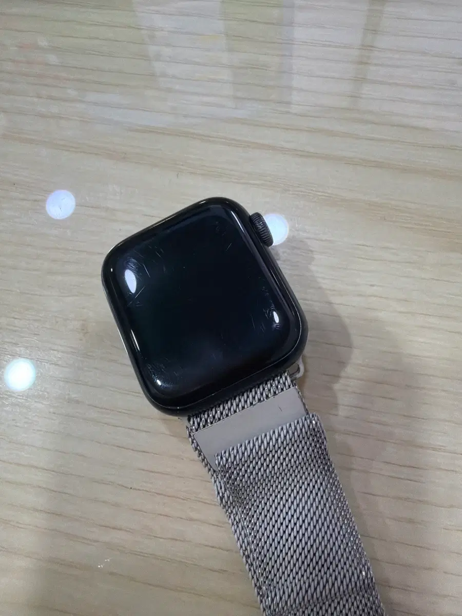 애플워치se2 gps모델 미드나이트 40mm 팝니다.