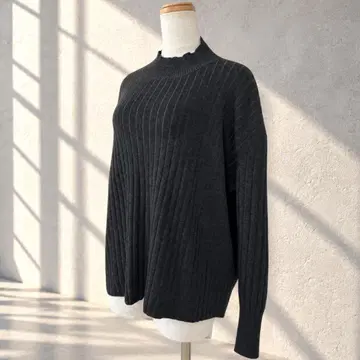 새상품급 유나이티드 애로우즈 와이드 리브 하이넥 니트
