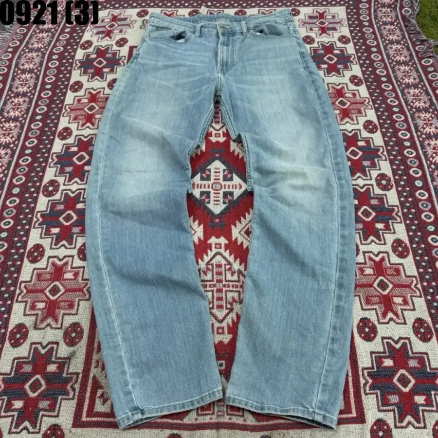Athletic taper 청바지 연청색 일자핏 30 9/21