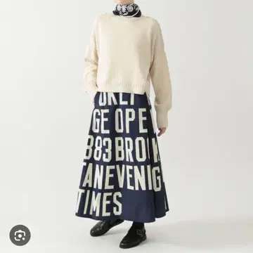 BEAMS BOY 뉴스 페이퍼 스커트 네이비 영문 플레어