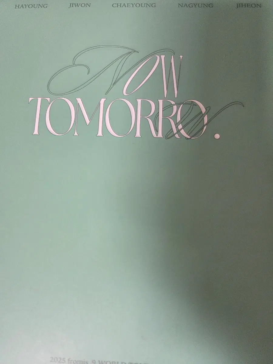 Now TOMORRO 장춘콘 포토북