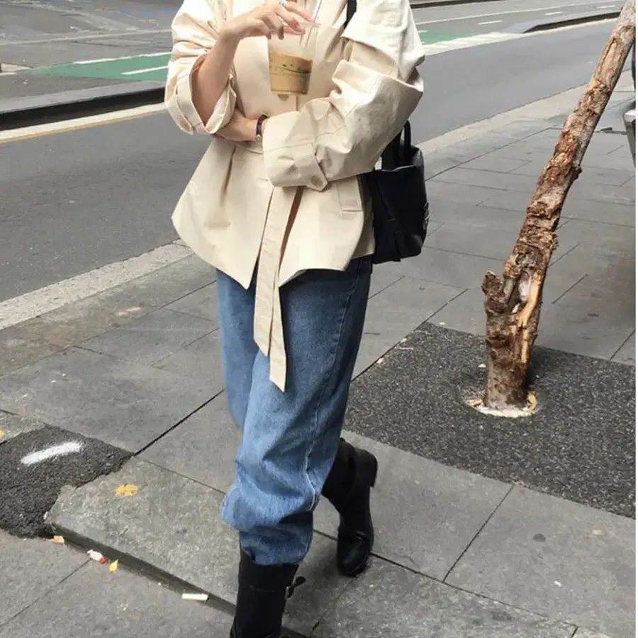 메리어라운드 로드 래글런 하프 트렌치 코트