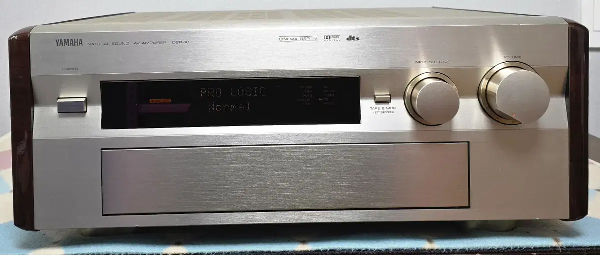 Yamaha DSP-A1