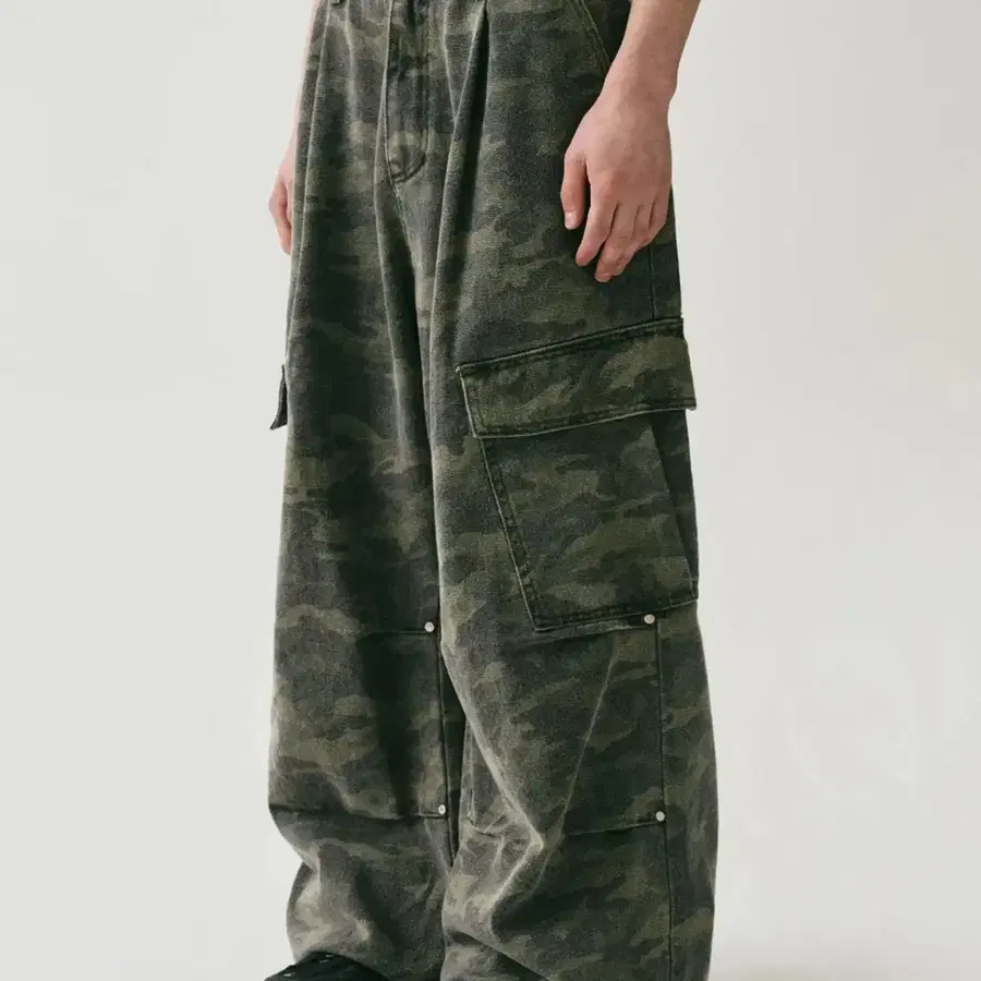 어반드레스 (Side Big Cargo Pants)