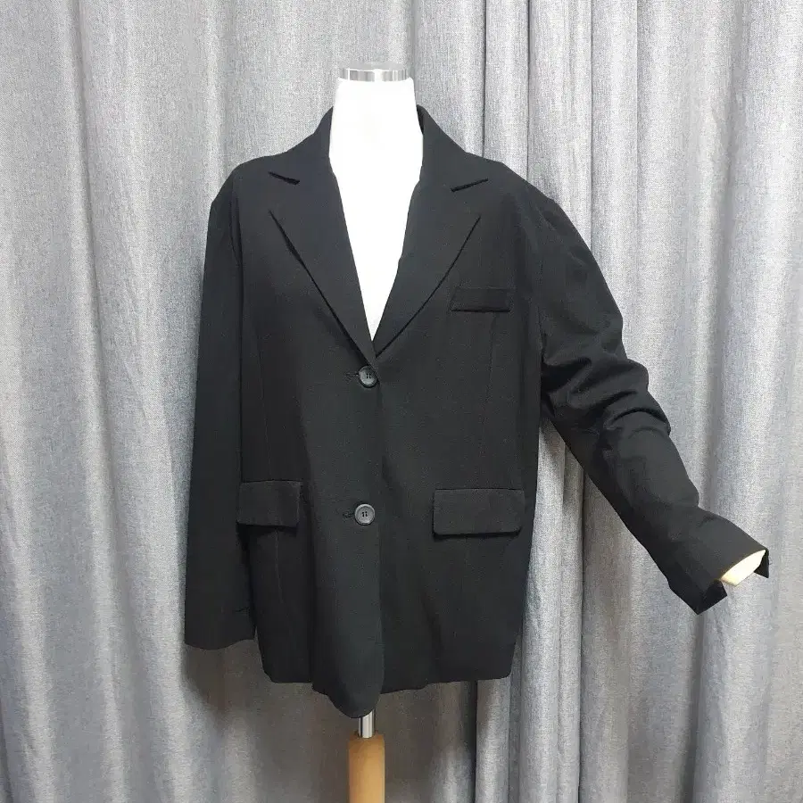 뒷테일 고급 오버핏자켓