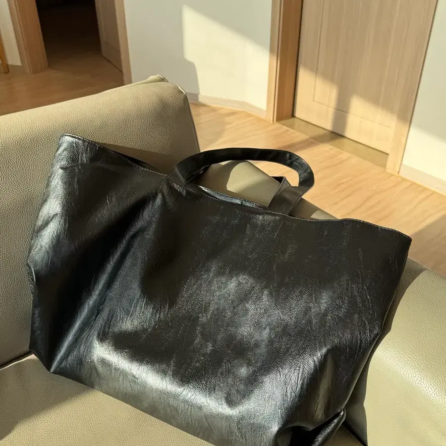 블랙 레더 빅 숄더백