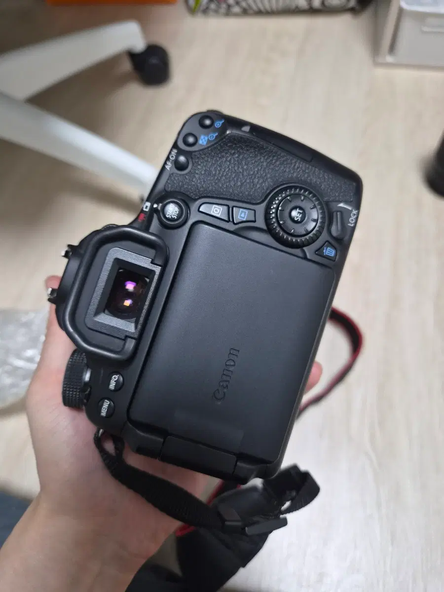 캐논 70d 카메라, 55-250 is2 헝그리망원, 24mm 렌즈 판매합니다.