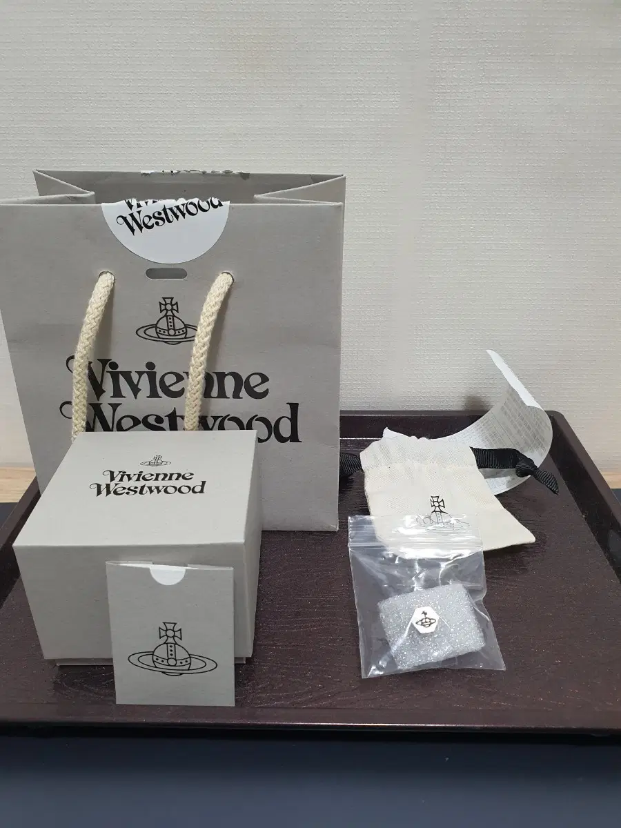 비비안 웨스트우드 귀걸이