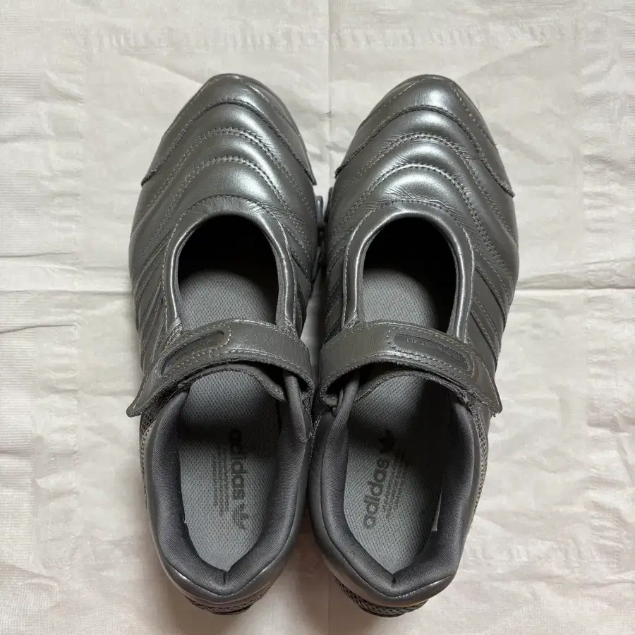 (W) 아디다스 x 타끄와 빈트 알리 메가라이드 메리 제인 아이언 메탈릭 사이버 메탈릭