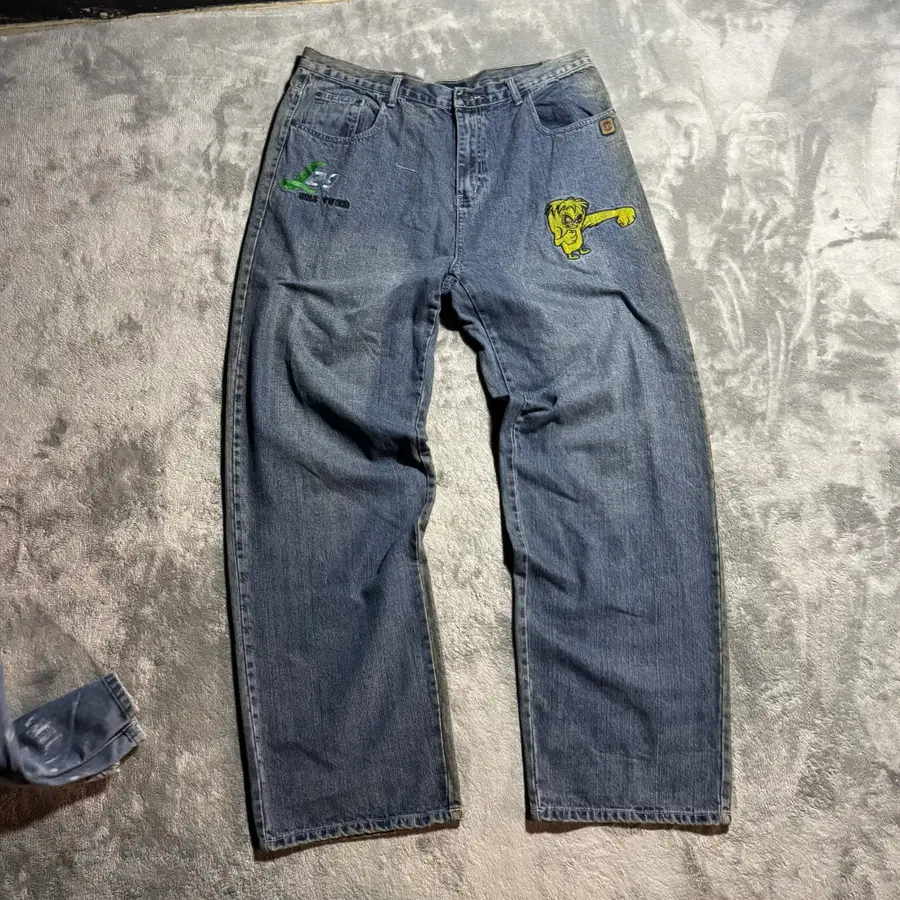 LOT 29 USA 루니툰 와이드데님 36