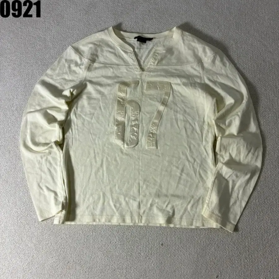 폴로 랄프로렌 67 긴팔 티셔츠 크림 색상 L