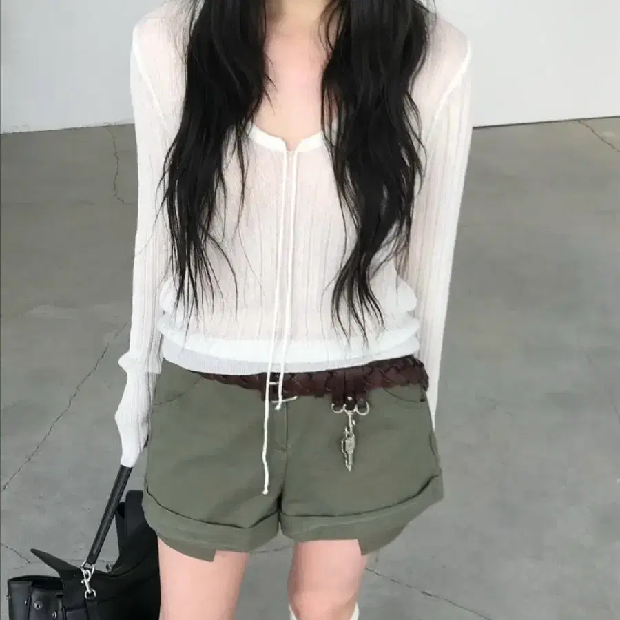 (새상품) 누즈 립브이 슬림 니트