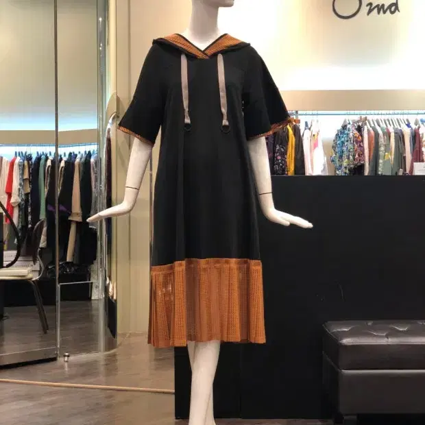 오즈세컨 플리츠 후드 원피스