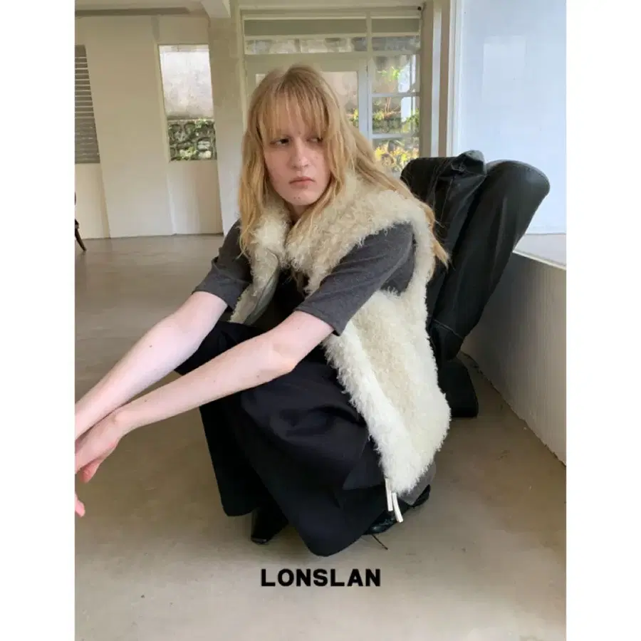 LONSLAN 론슬란 자켓 베스트 스탠드 칼라 램스울 베스트
