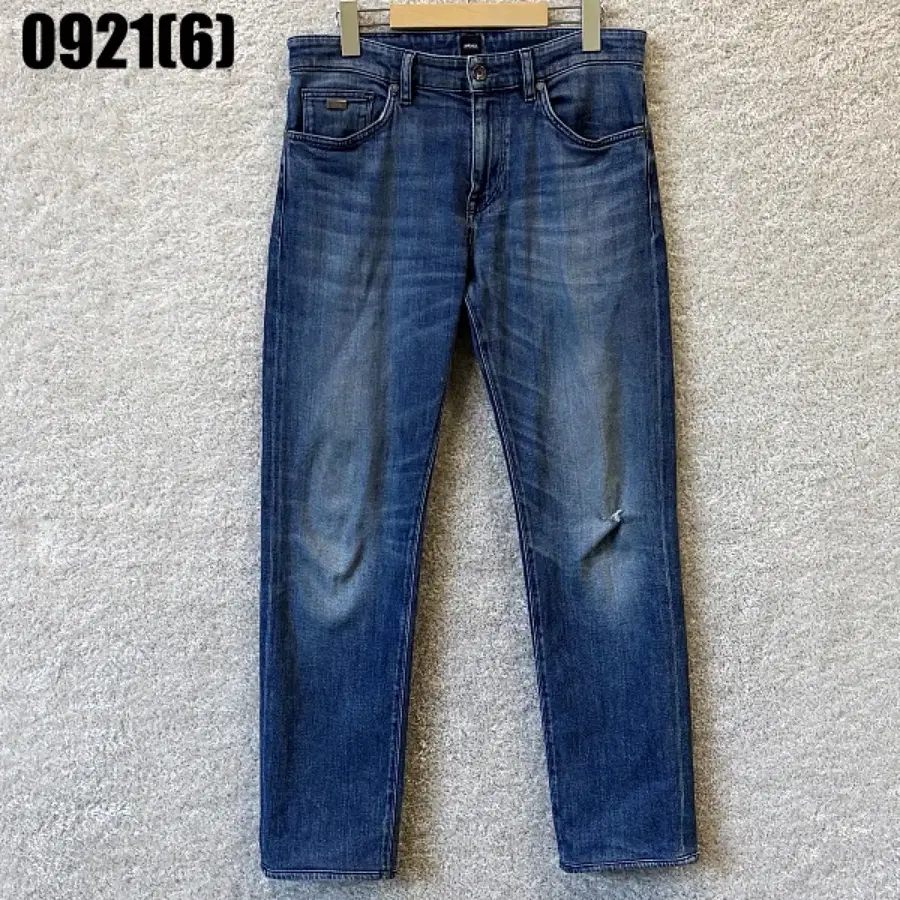휴고보스 청바지 남성 슬림핏 중청색 빈티지 스타일 W31L32 0921