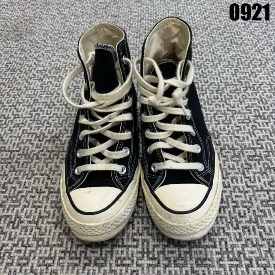 컨버스 하이탑 스니커즈 블랙 235