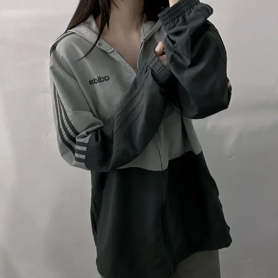 (L) 아디다스 바람막이 자켓 그레이 블랙