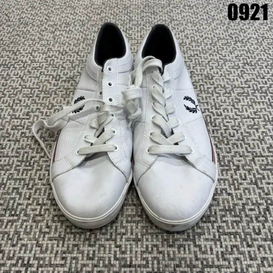 프레드페리 화이트 스니커즈 사이즈 280