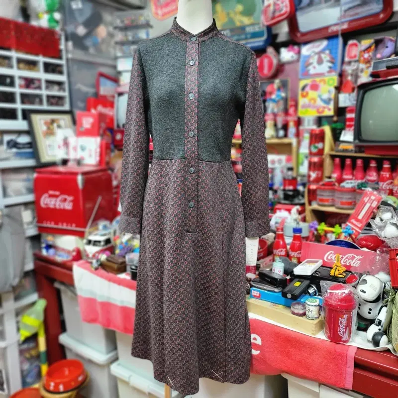 DEMERAI 드메레 울블렌드 골지배색 반오픈 레트로 원피스 C056