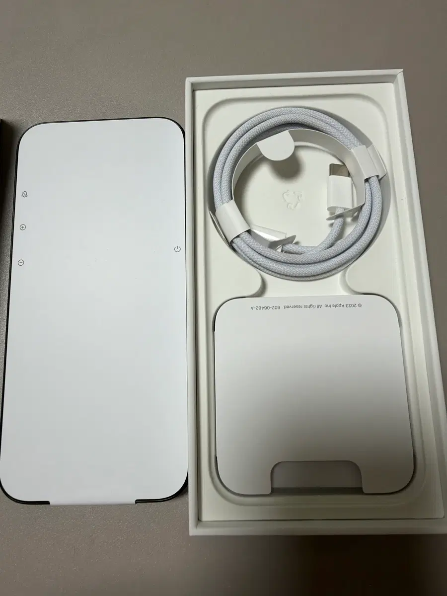 (리퍼 새상품) 아이폰 15프로 256GB 티타늄 블랙 자급제