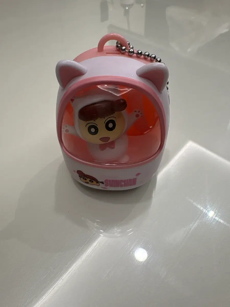 짱구 유리 가방 피규어