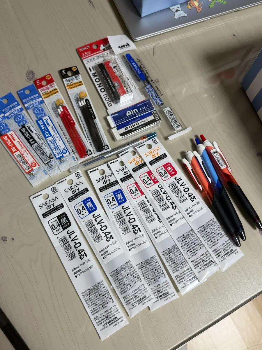 제트스트림, 사라사 등 다양한 볼펜 리필 판매