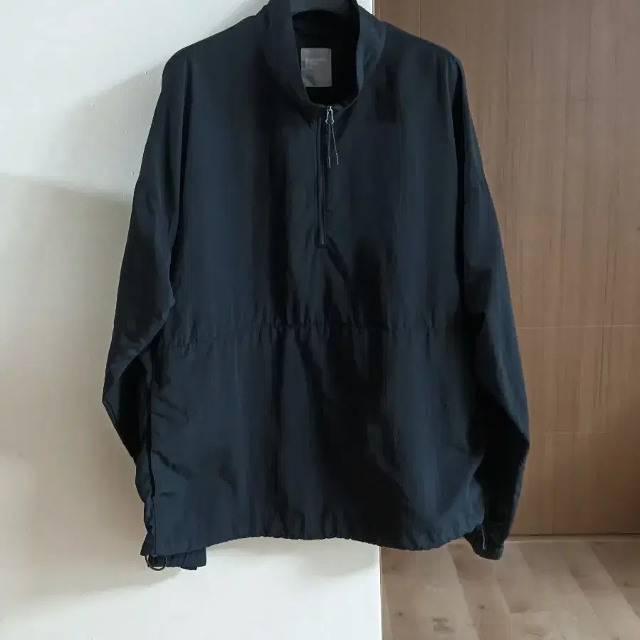 에잇세컨즈 바람막이 집업 블랙 XL (공용가능)