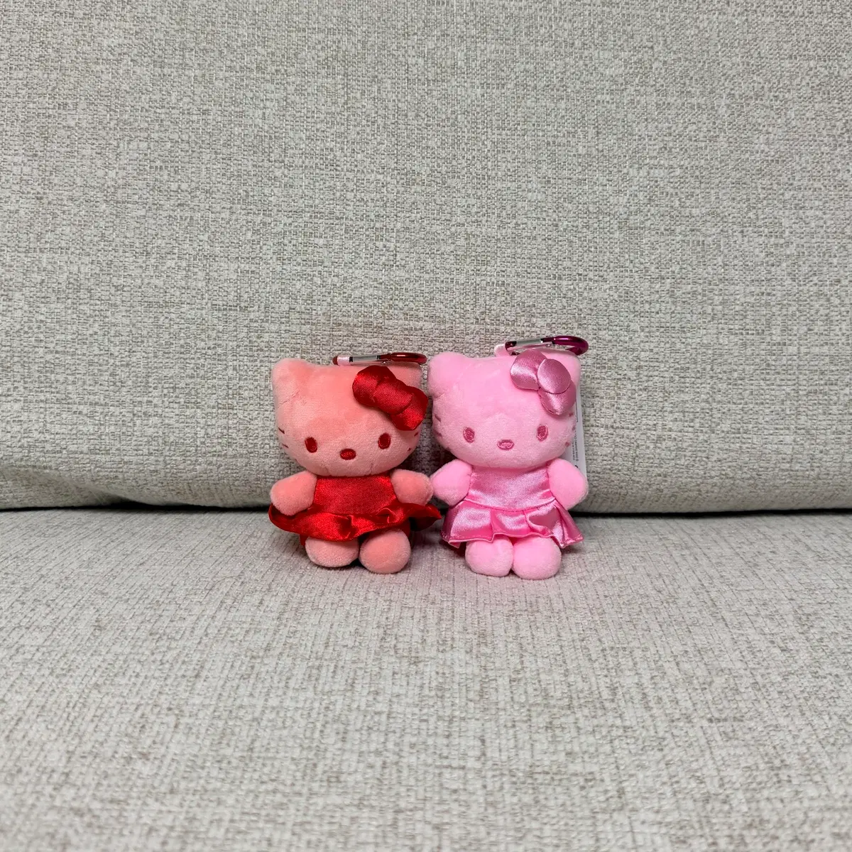 헬로키티 컬러풀 핑크 8cm 키링 인형 가방고리