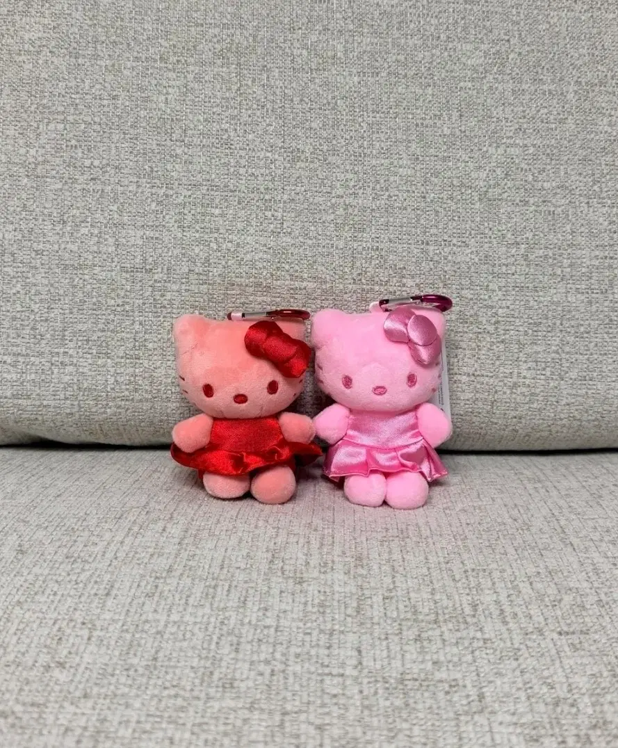 헬로키티 컬러풀 핑크 8cm 키링 인형 가방고리