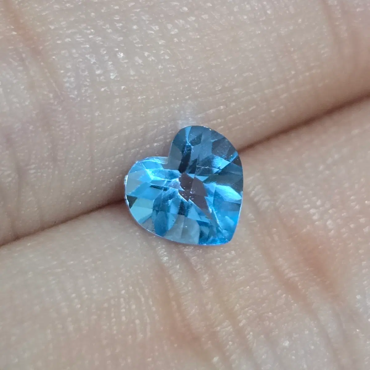 6mm 천연 블루 토파즈 하트컷 나석