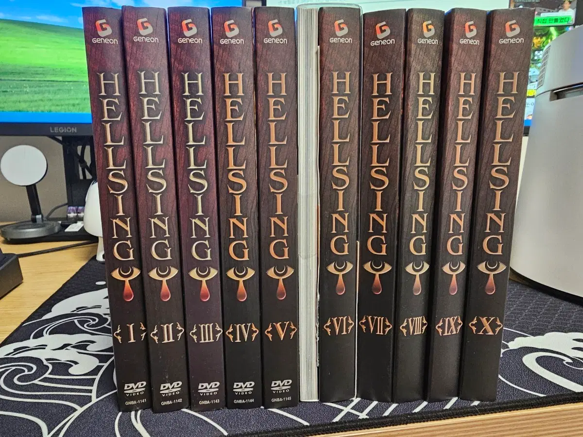 헬싱(HELLSING) OVA 일본 정발 DVD 초회 한정판 + 특전,아트북3권