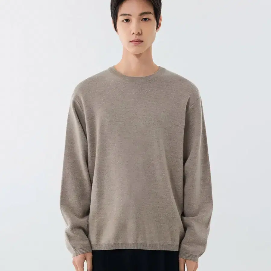 무신사 스탠다드 미니멀 크루 넥 니트 [헤더 베이지] M