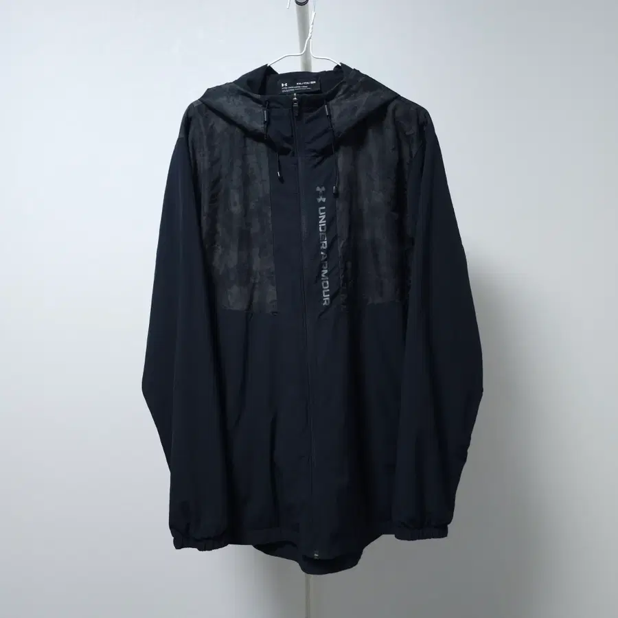 언더아머 바람막이 2XL