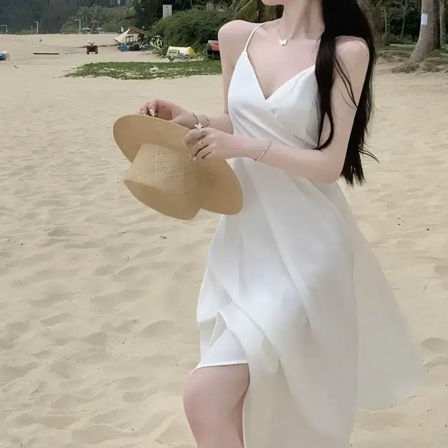 1회착용)끈원피스.롱원피스.백리스.휴가룩.바캉스룩.롱드레스.여리여리.화이트원피스