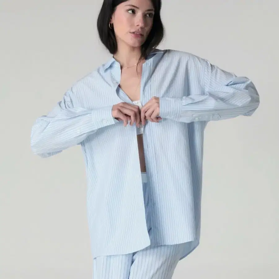 글로니 willy boxy shirt (baby blue)